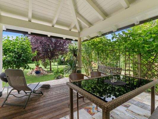 Überdachte Terrasse