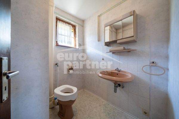 Gästetoilette (EG rechter Gebäudeteil)