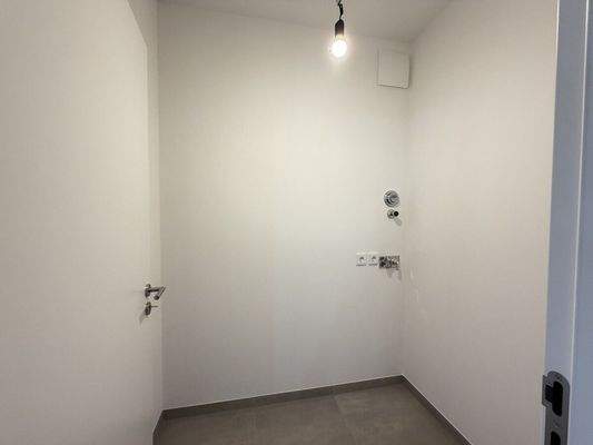 Abstellkammer mit WM-Anschluss