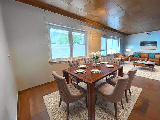 OG Ess-Wohnzimmer Einrichtungsbeispiel