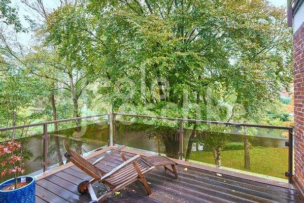 Eine Terrasse mit 2 Seiten Wasserblick