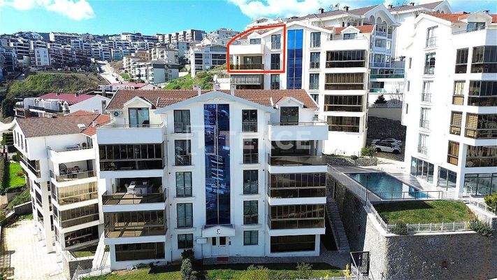 Apartment with Pool Near the Coast in Mudanya Bursa
