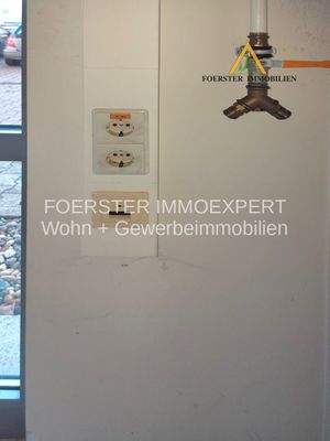 Lankabel und Serverschrank vorhanden