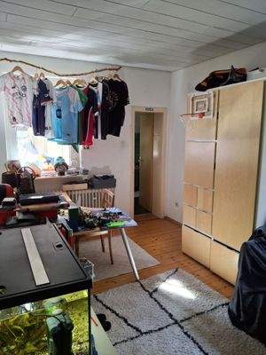 Schlafzimmer 2 OG.jpg