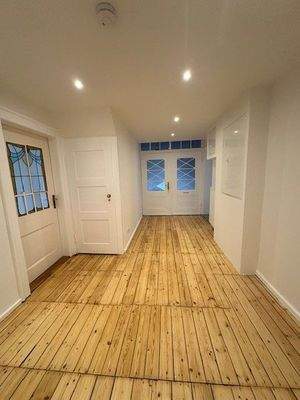 Flur, Blick zum Eingang.jpg