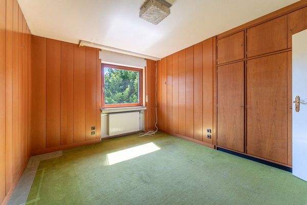 Zimmer mit Einbauschränken