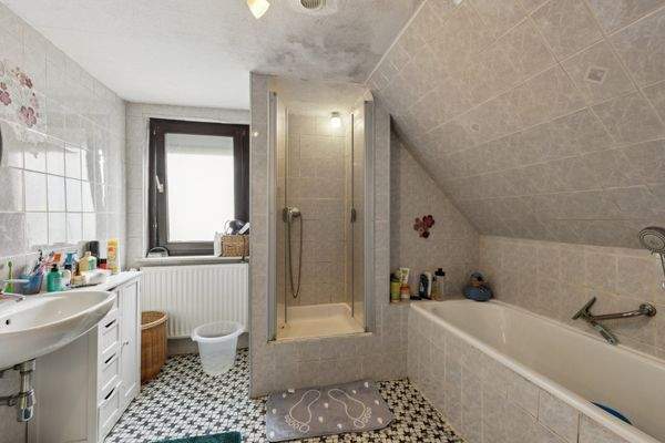 Bad 2.Obergschoss vorne 