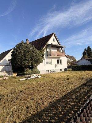 Außenansicht mit Garten