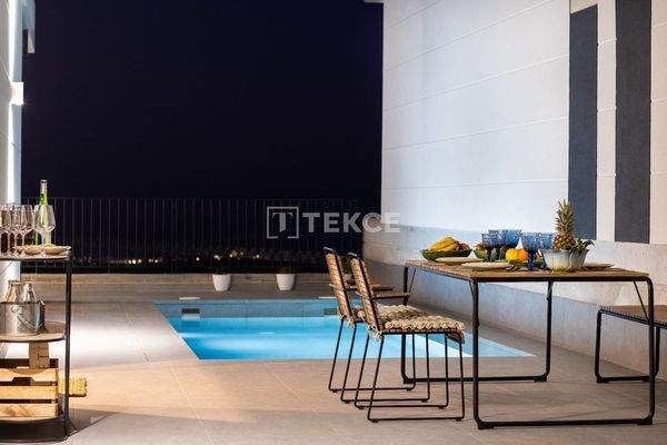 Modern Villas Near Golf Courses in Polop Alicante