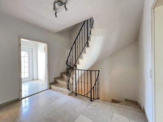 Flur & Treppenhaus EG