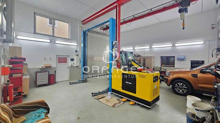 NG 3: Werkstatt m. Hebebühne & Kran + FBH