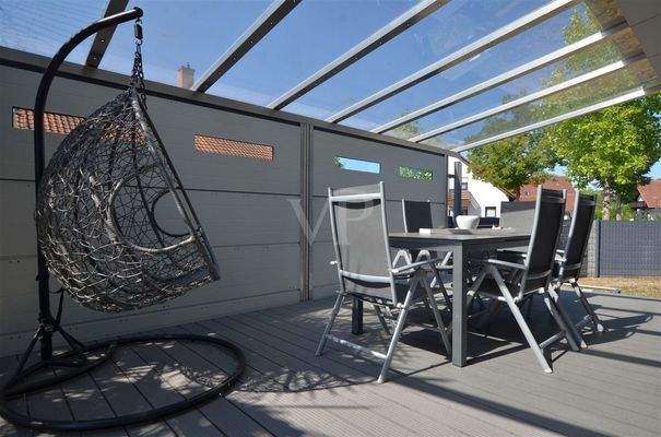 überdachte Terrasse zur Südseite