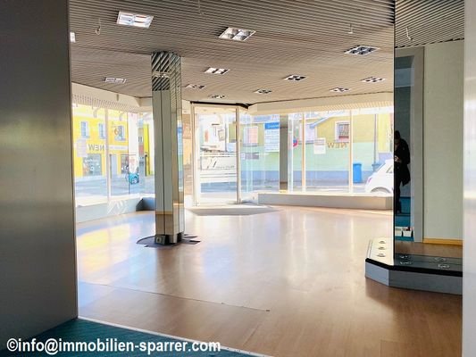 6-113_Großer Laden (2).jpg