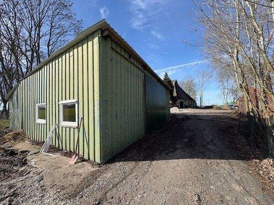 Rehweg Halle mit Werkstatt