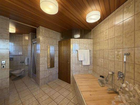 Lorcher Straße 15_OG_4 Zi._Badezimmer