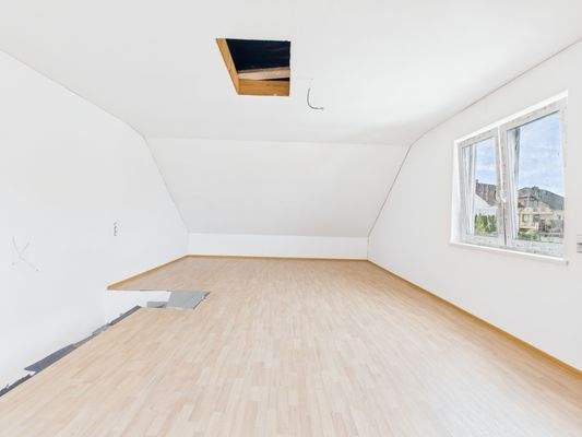 Dachgeschoss_1_rechte Hälfte 