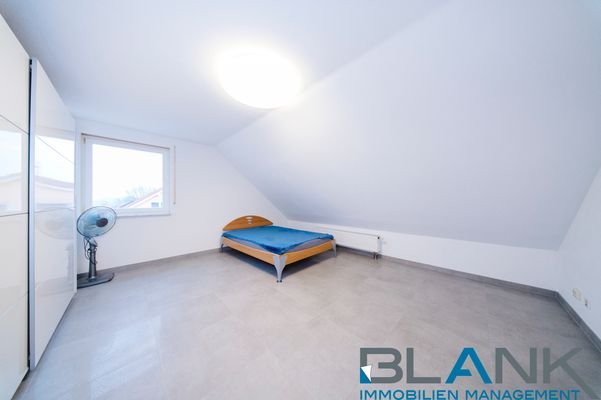 Schlafzimmer DG