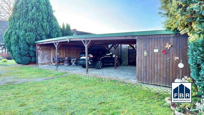 Drei Carportstellplätze