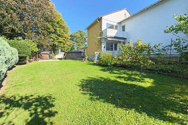 Blick vom Garten Richtung Haus