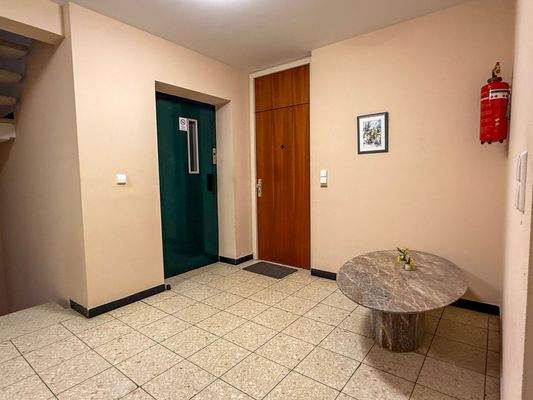 Wohnungseingang Treppenhaus