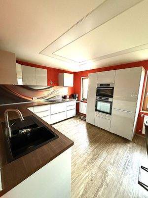 Küche mit Essbereich (1).JPG