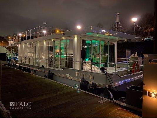 in der Welt zu Hause