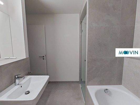 Ansicht III: Badezimmer II