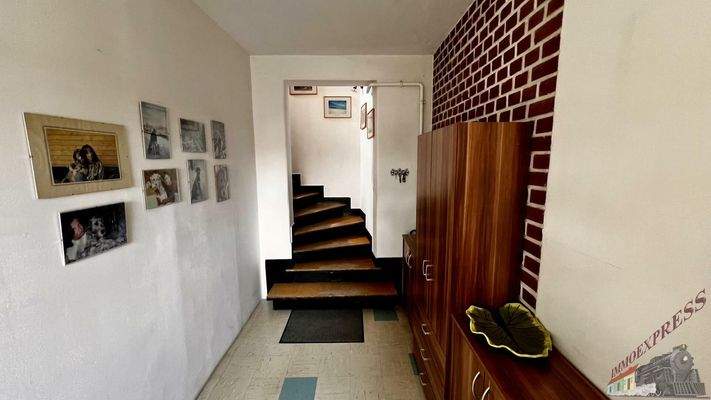 Stiegenaufgang Eingangsbereich