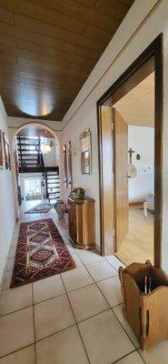 EINLADENDER DIELENBEREICH