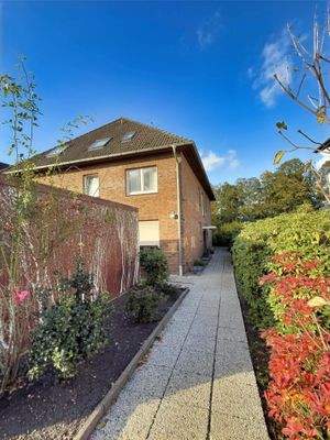 Weg zum Eingangsbereich