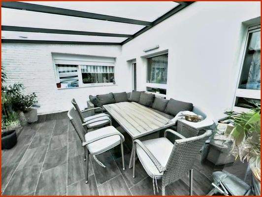 EG Überdachte Terrasse