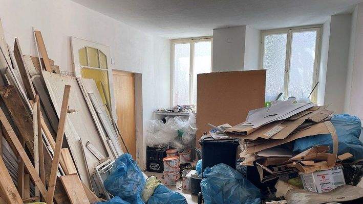 EG / vormals kleiner Laden (bisher ohne Renovierung)