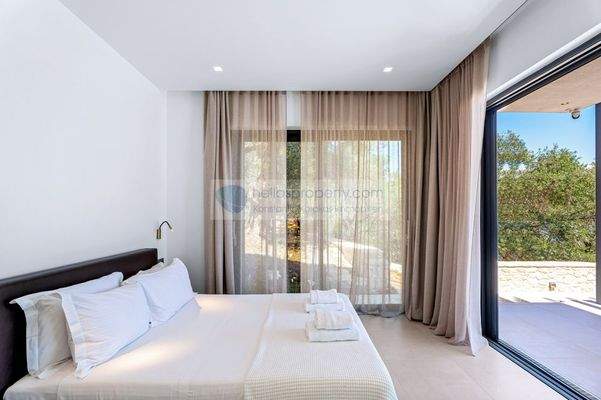 C2972 Villa Nissaki (15)