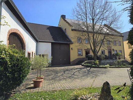 Ansicht mit Hof 4