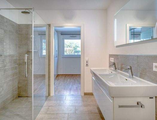 HP6-2-Zimmer-Wohnung-Oberndorf-Badezimmer