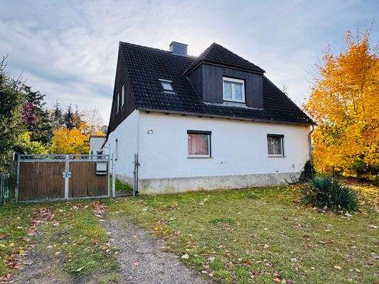 Hausansicht von der Straße