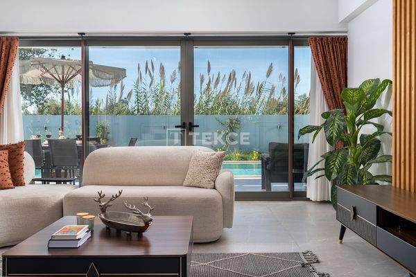 Villa with a Pool and Garden Near Çalış Beach in Fethiye