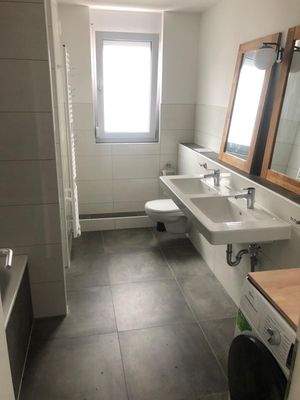 OG Bad mit Tageslicht.jpg