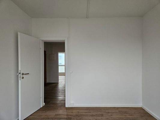 Schlafzimmer, Blick Flur.jpg