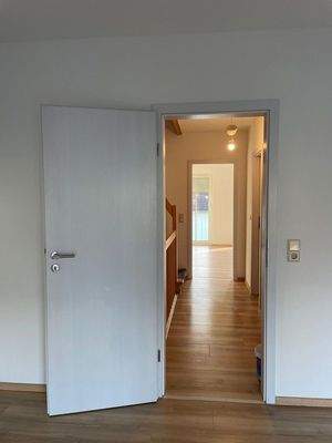 Flur OG Blick aus Kinderzimmer