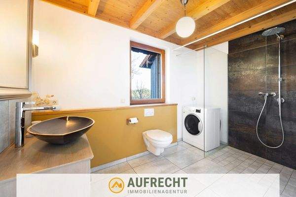 modernes Badezimmer