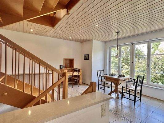 Großzügiger, heller Dielenbereich im EG