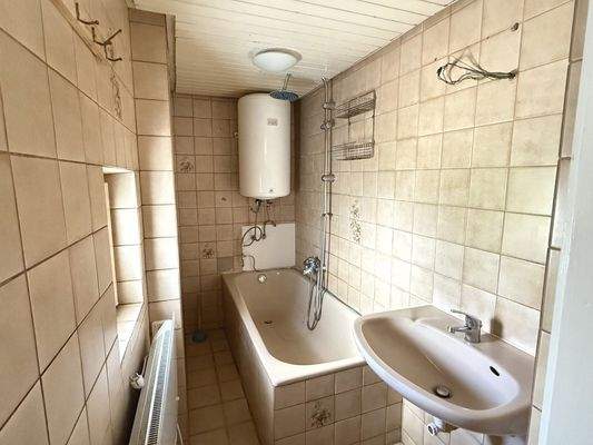 Badezimmer inkl. Badewanne