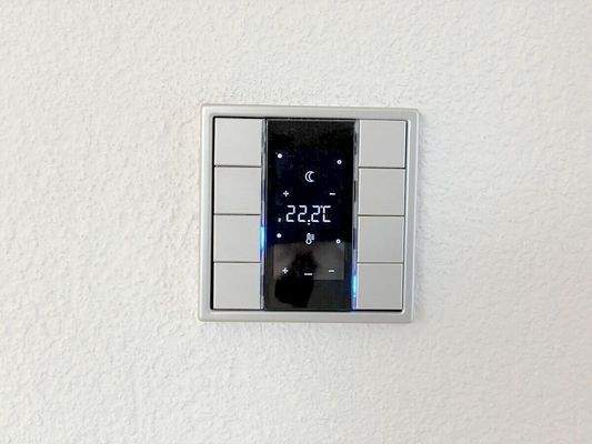 Programmierbare KNX Schalter