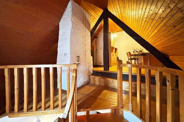 zum Teil ausgebauter Dachboden