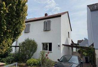 Straßenansicht Haus.jpg