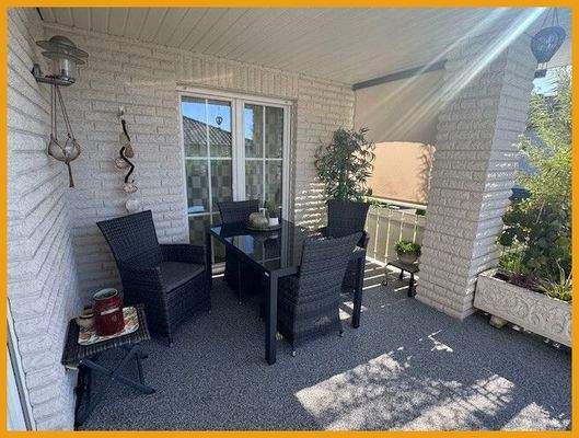 überdachte Terrasse