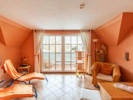 Saunabereich mit Blick auf den Balkon 