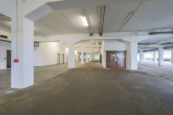 Gewerbefläche / Halle EG