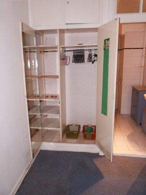 Einbauschrank im kleinen Zimmer